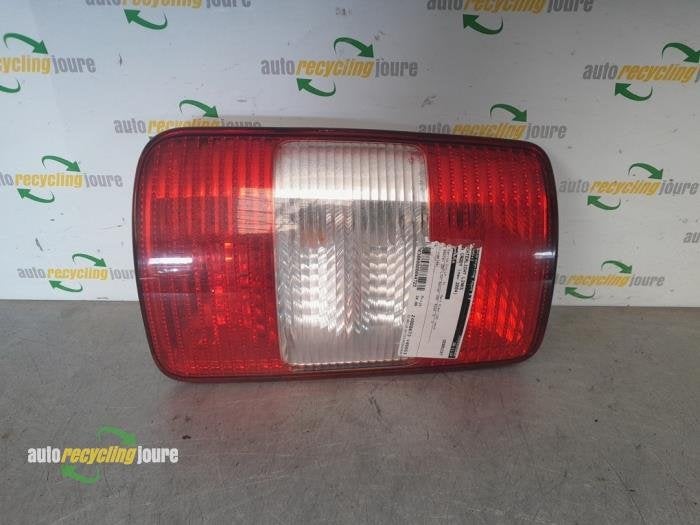 Achterlicht links van een Volkswagen Caddy, Gebruikt, -, Volkswagen, -