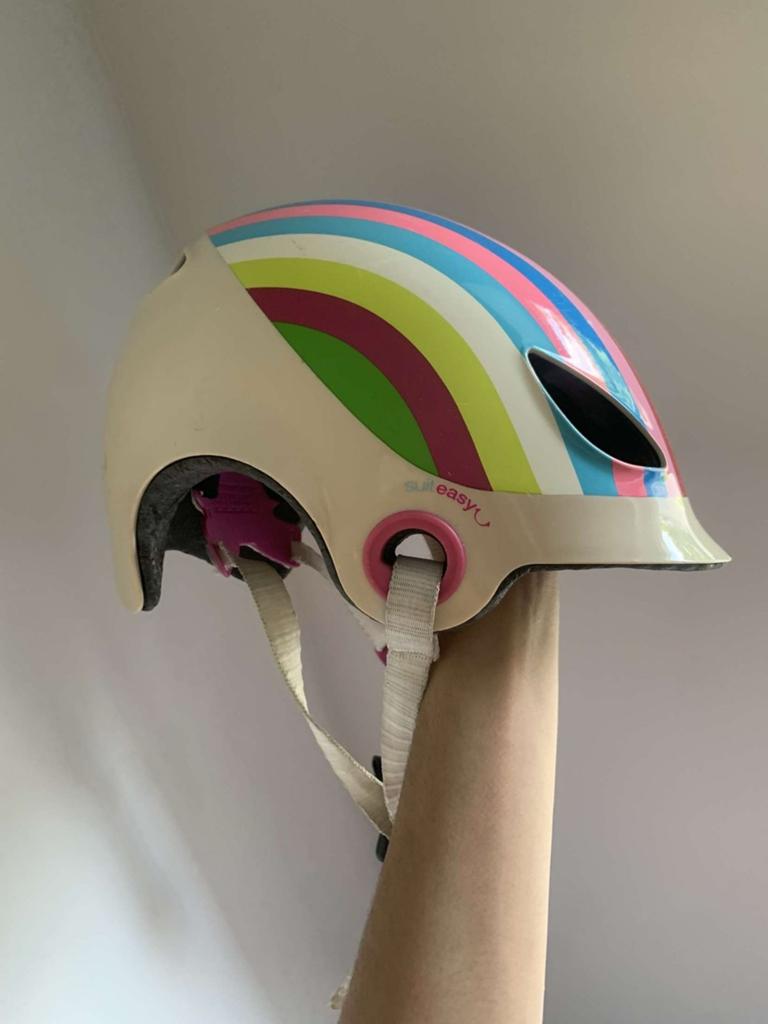 Kleurrijke B'Twin Kinderhelm – Stevige Helm voor Fietsen, Fietsen en Brommers, Fietsaccessoires | Fietshelmen, Ophalen, Gebruikt