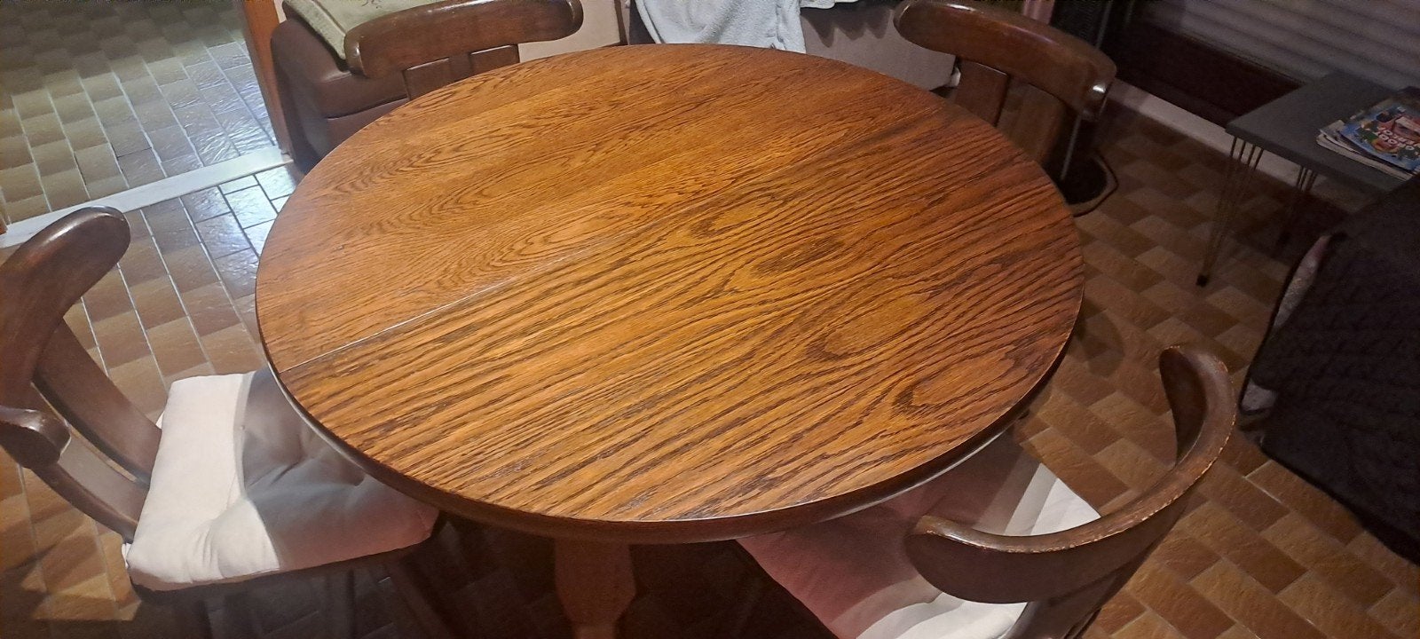 Ronde tafel, uitschuifbaar tot ovaal, met 5 stolen, Ophalen, Ovaal