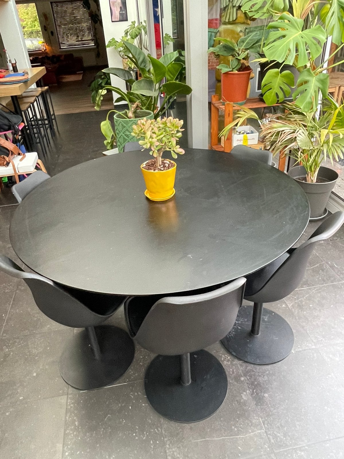 Ronde tafel zwart, Ophalen, Zo goed als nieuw