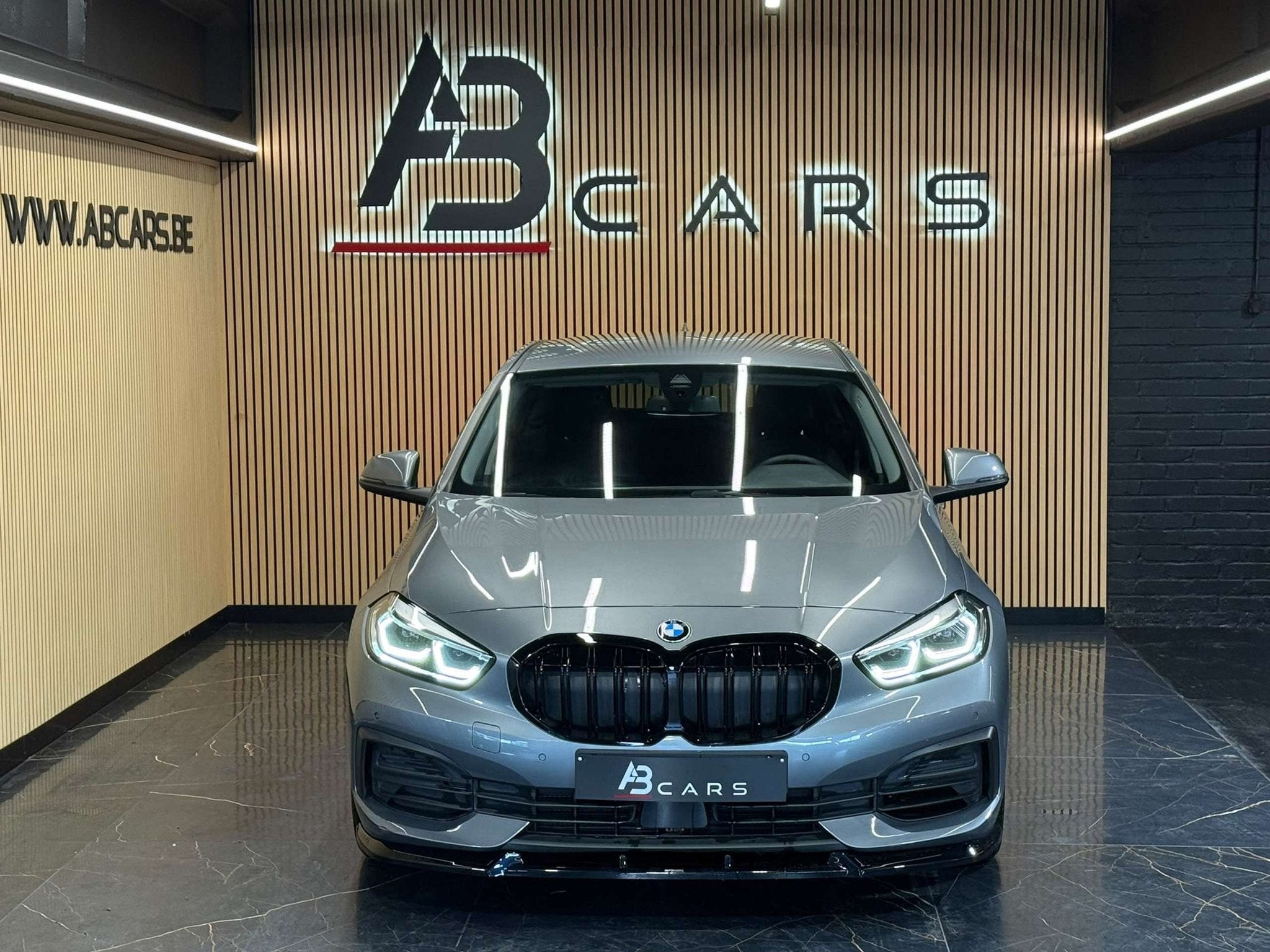 BMW 1 Serie 116 IA LOOK PACK M PERFORMANCE * GARANTIE 12 MOI, Autos, Argent ou Gris, Achat, Entreprise, 5 portes