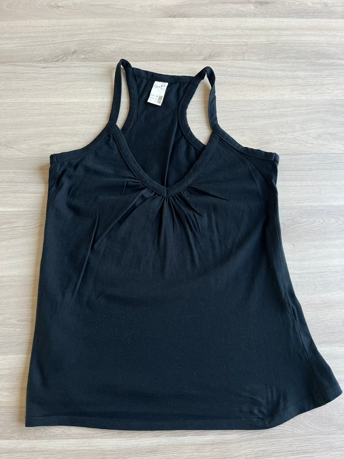 Zwarte tanktop Bershka - maat M/L, Vêtements | Femmes, Vêtements de sport, Enlèvement ou Envoi, Comme neuf, Taille 38/40 (M), Noir