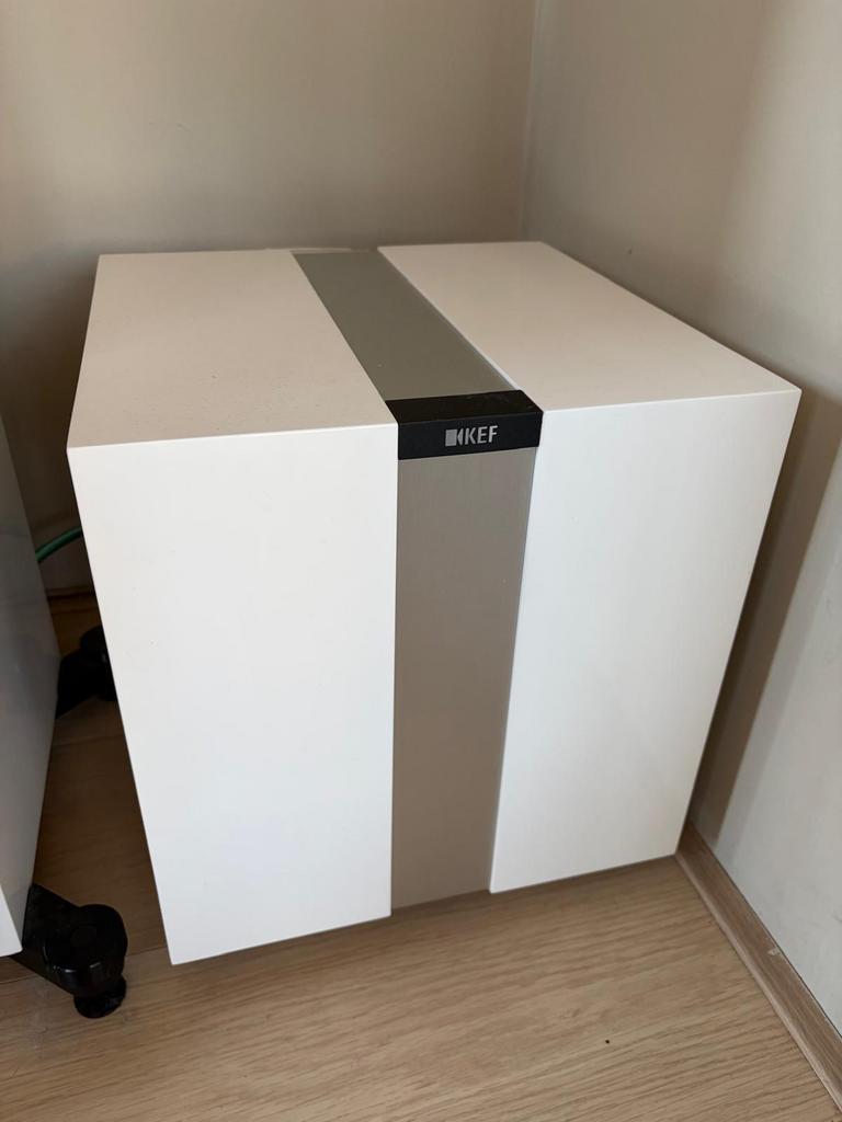 KEF R400b Actieve Subwoofer - 500W Klasse D - Wit - 21kg, Ophalen, Zo goed als nieuw, Subwoofer