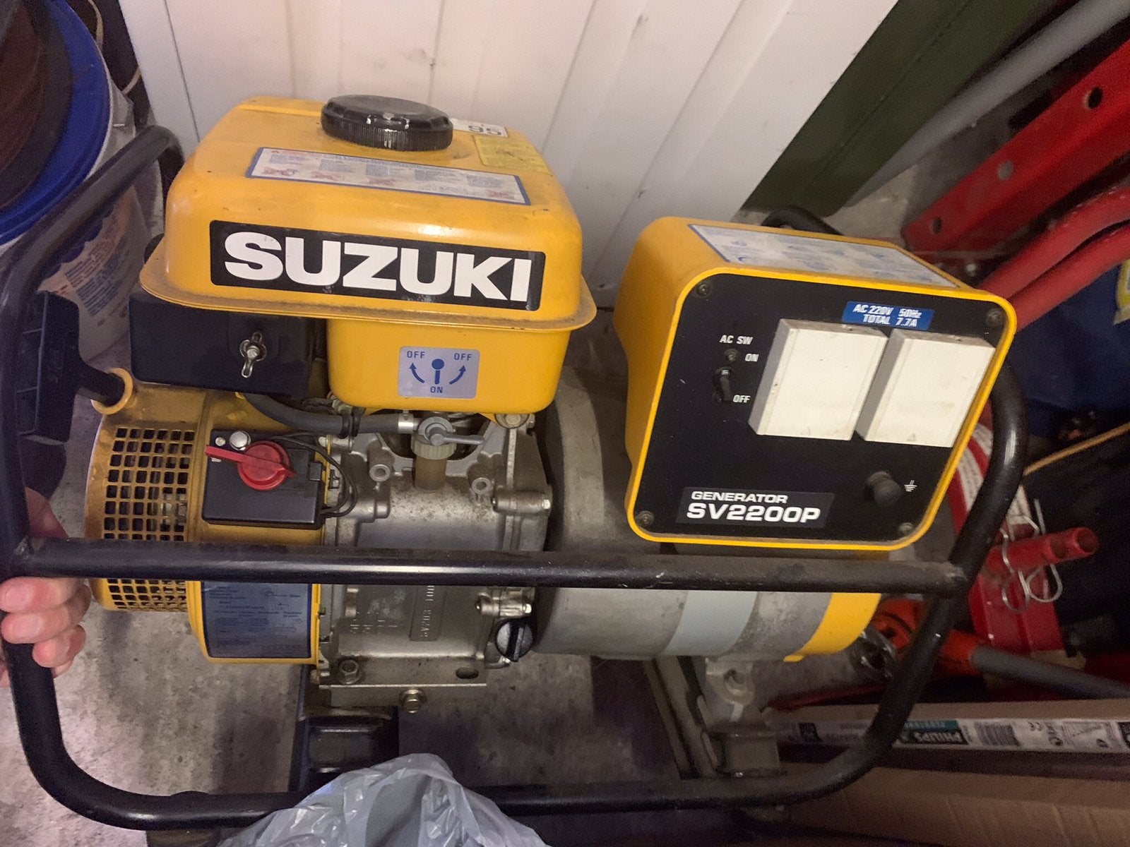 Groupe électrogène Suzuki, Enlèvement, Comme neuf