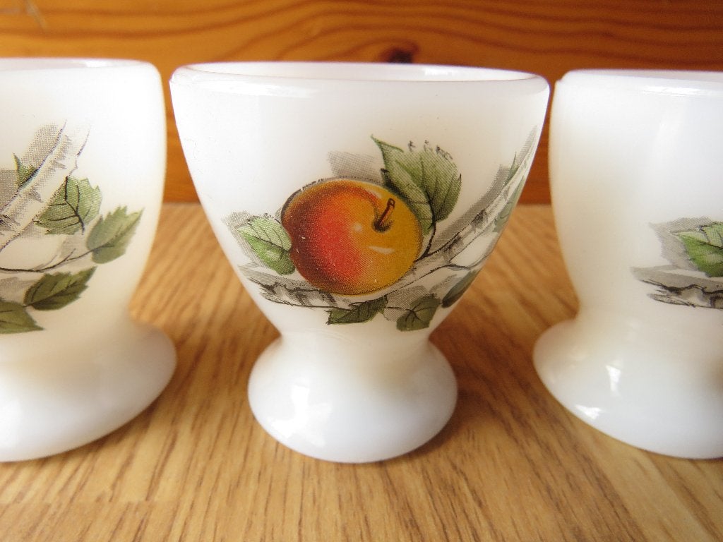 vintage arcopal 4 coquetiers motifs Fruits de France, Maison & Meubles, Cuisine | Vaisselle, Enlèvement ou Envoi, Vintage, Comme neuf