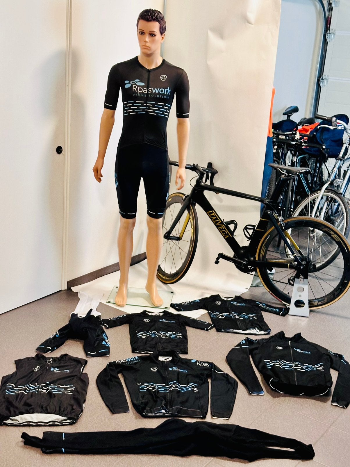 Wielrenkledij snelpak fietsshirt fietsbroek fietsjas maat L, Fietsen en Brommers, Verzenden, Zo goed als nieuw, L, Heren