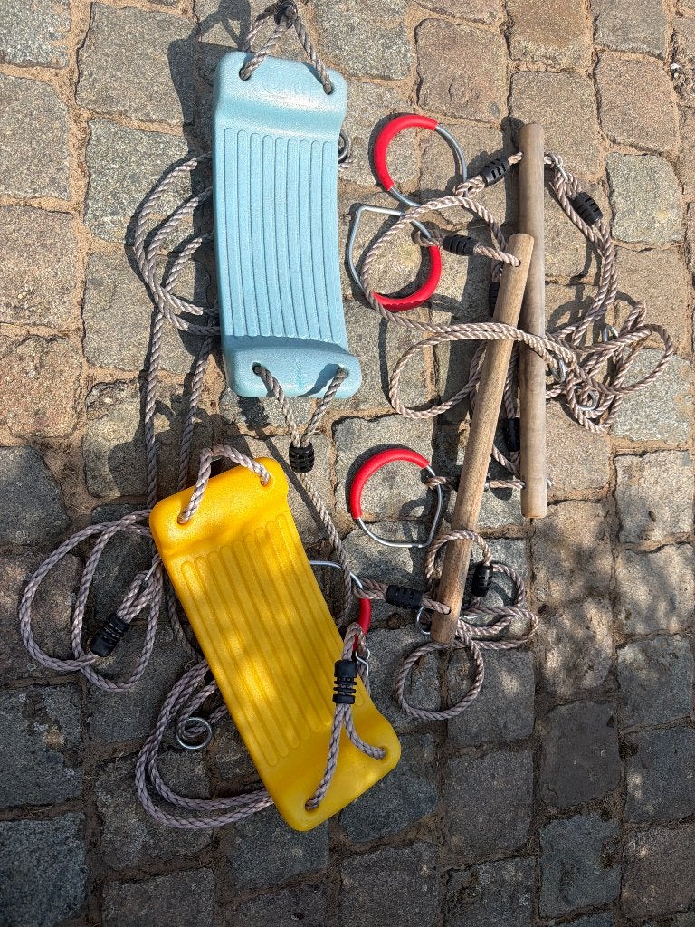 Schommel en hangstok met ringen, Ophalen, Zo goed als nieuw, Schommel