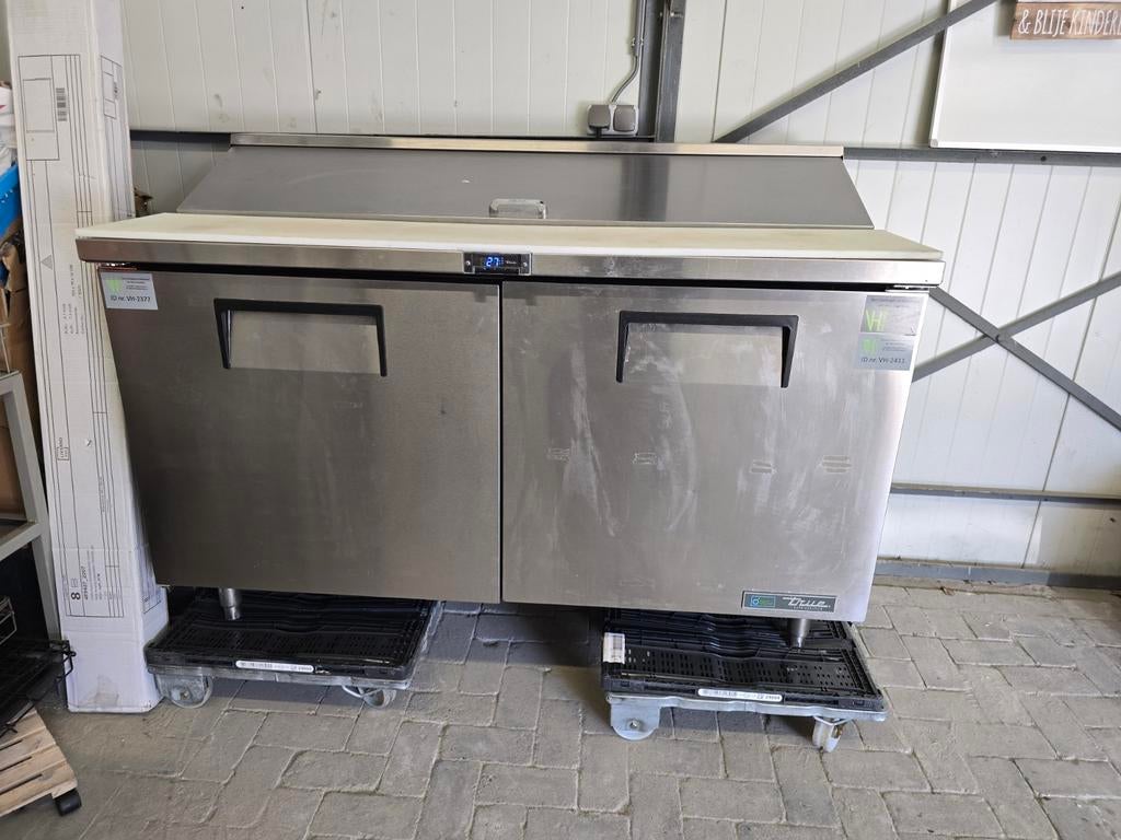 Winkel Koel vitrine zo goed als nieuw  € 1500 euro, Ophalen