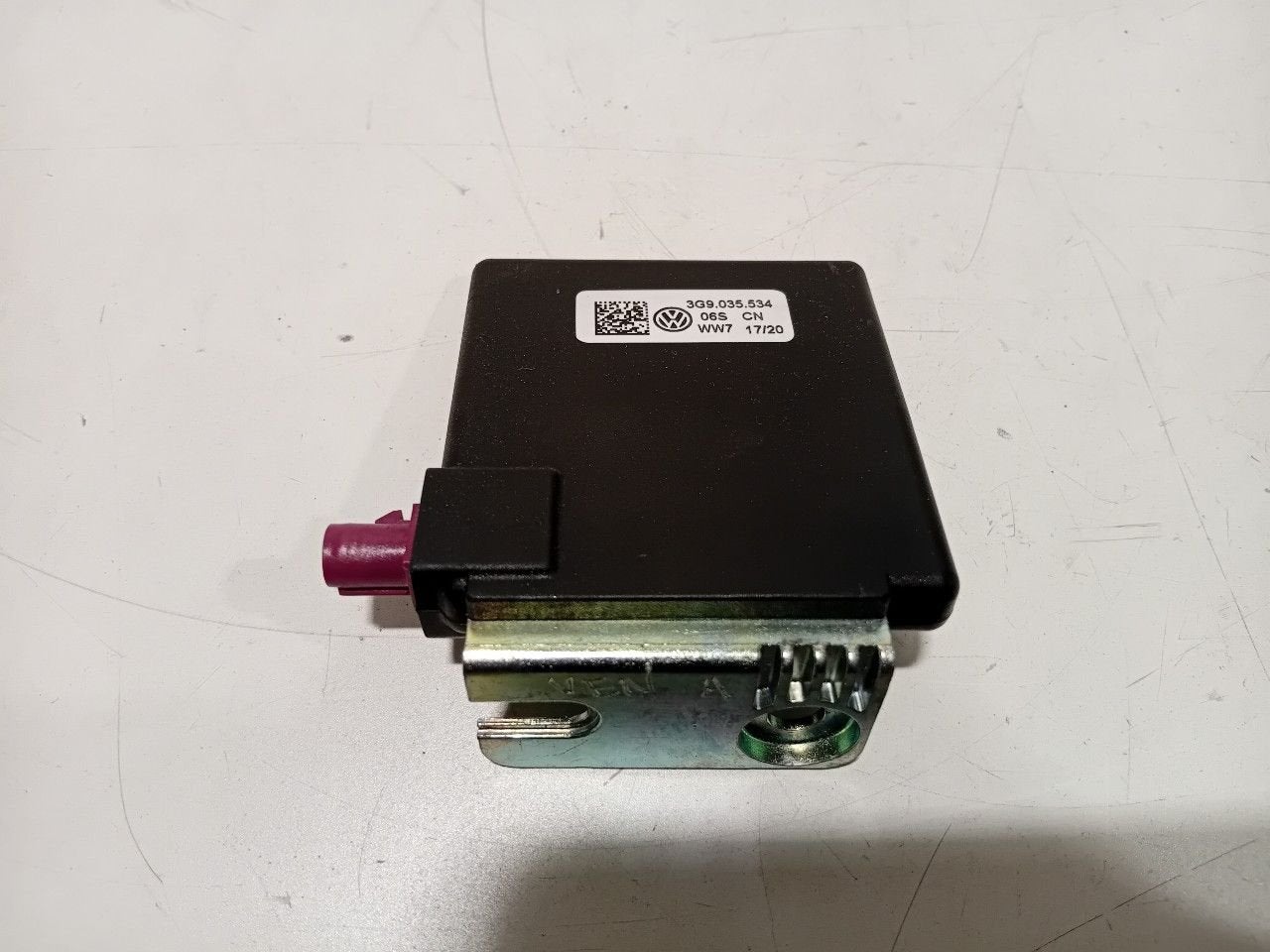 Antenne versterker Volkswagen ID.3, Enlèvement ou Envoi, Van der Ven Autorecycling B.V., Onderdelen@venauto.nl, Ettenseweg 76, 4706 PB Roosendaal, The Netherlands