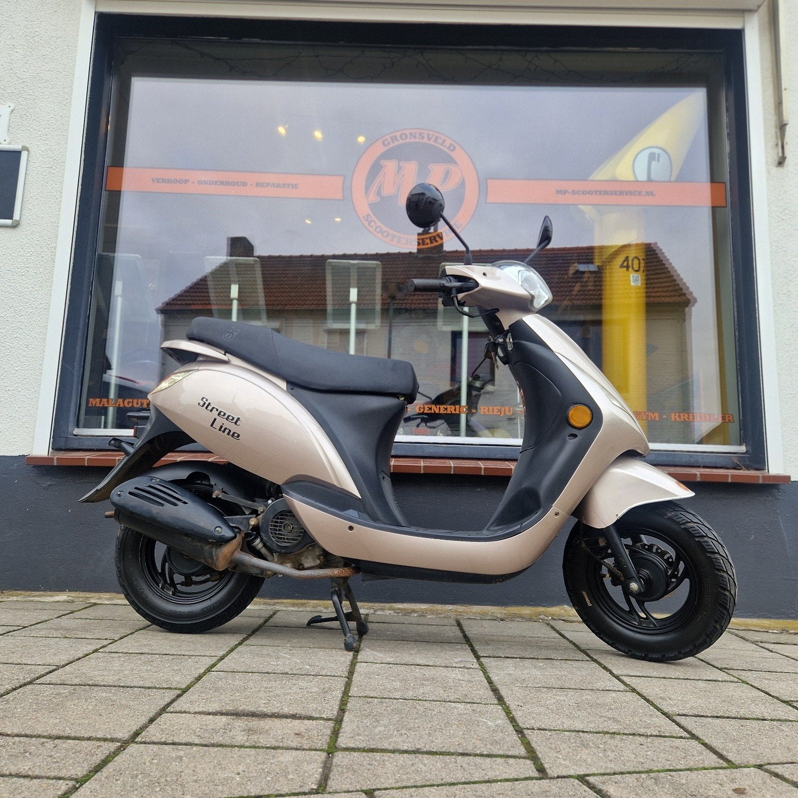 Te koop btc streetline 45km met belgische papieren.
scooter, Vélos & Vélomoteurs, Enlèvement ou Envoi