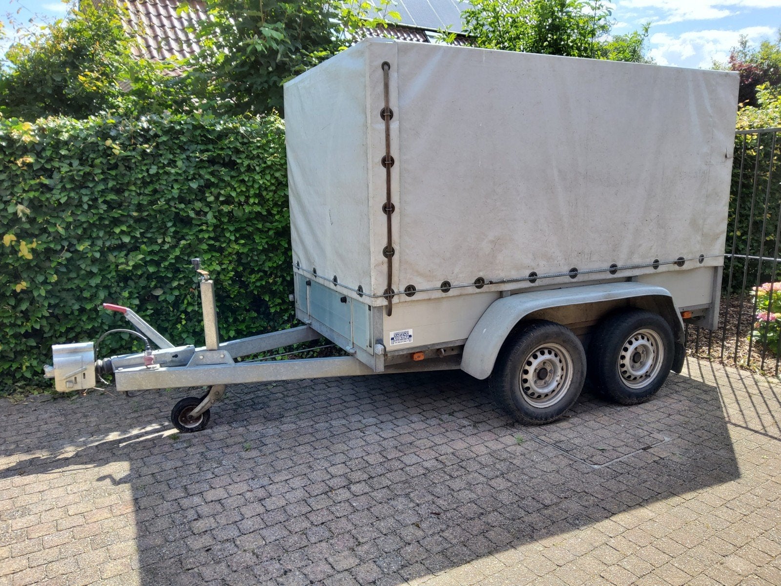 Aanhangwagen Anssems, Ophalen