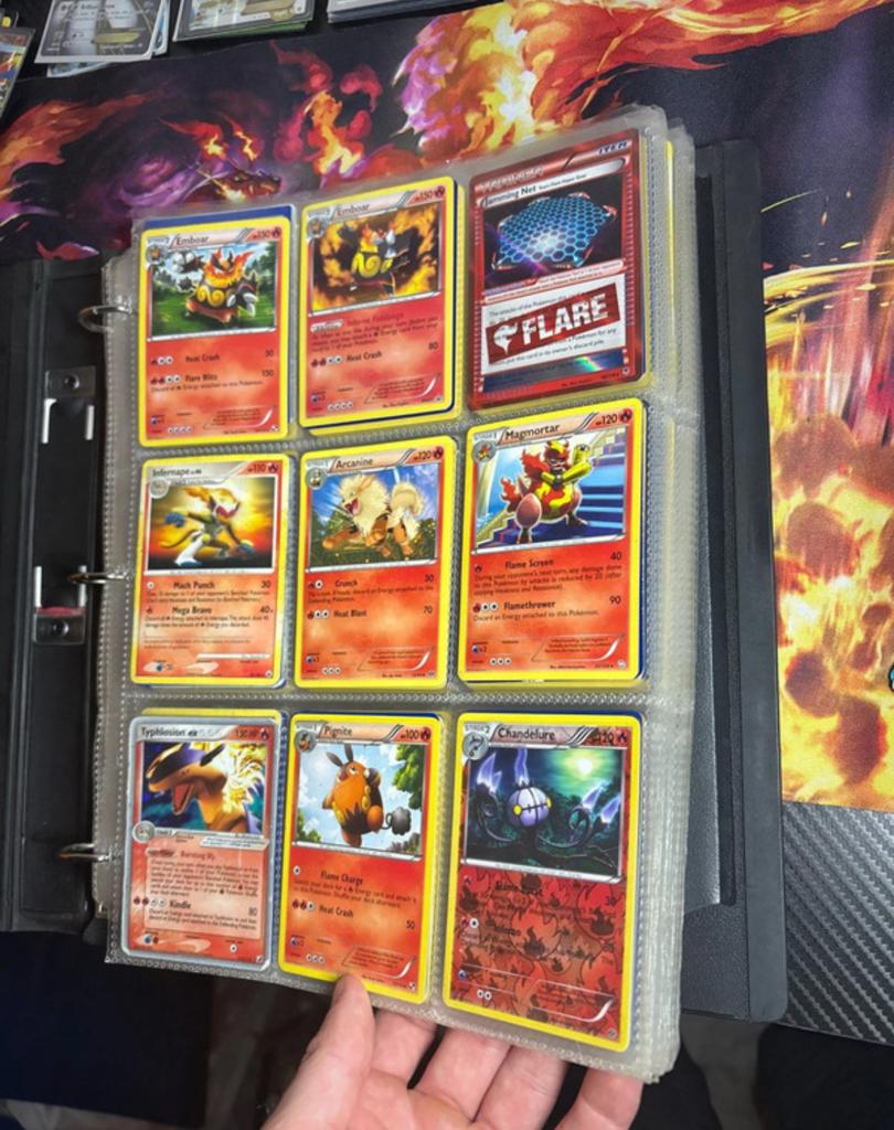 Binder met oude Pokemon kaarten, Hobby en Vrije tijd, Verzamelkaartspellen | Pokémon, Ophalen of Verzenden, Gebruikt, Meerdere kaarten