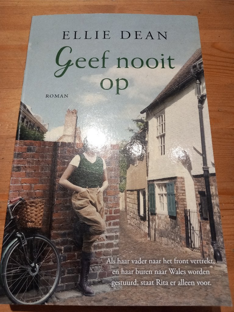 Boek 'Geef nooit op' van Ellie Dean, Boeken, Gelezen, Europa overig, Ellie Dean, Ophalen of Verzenden