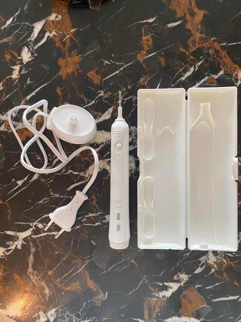 Elektrische tandenborstel Braun Oral-B – €10, Ophalen, Gebruikt, Mondverzorging