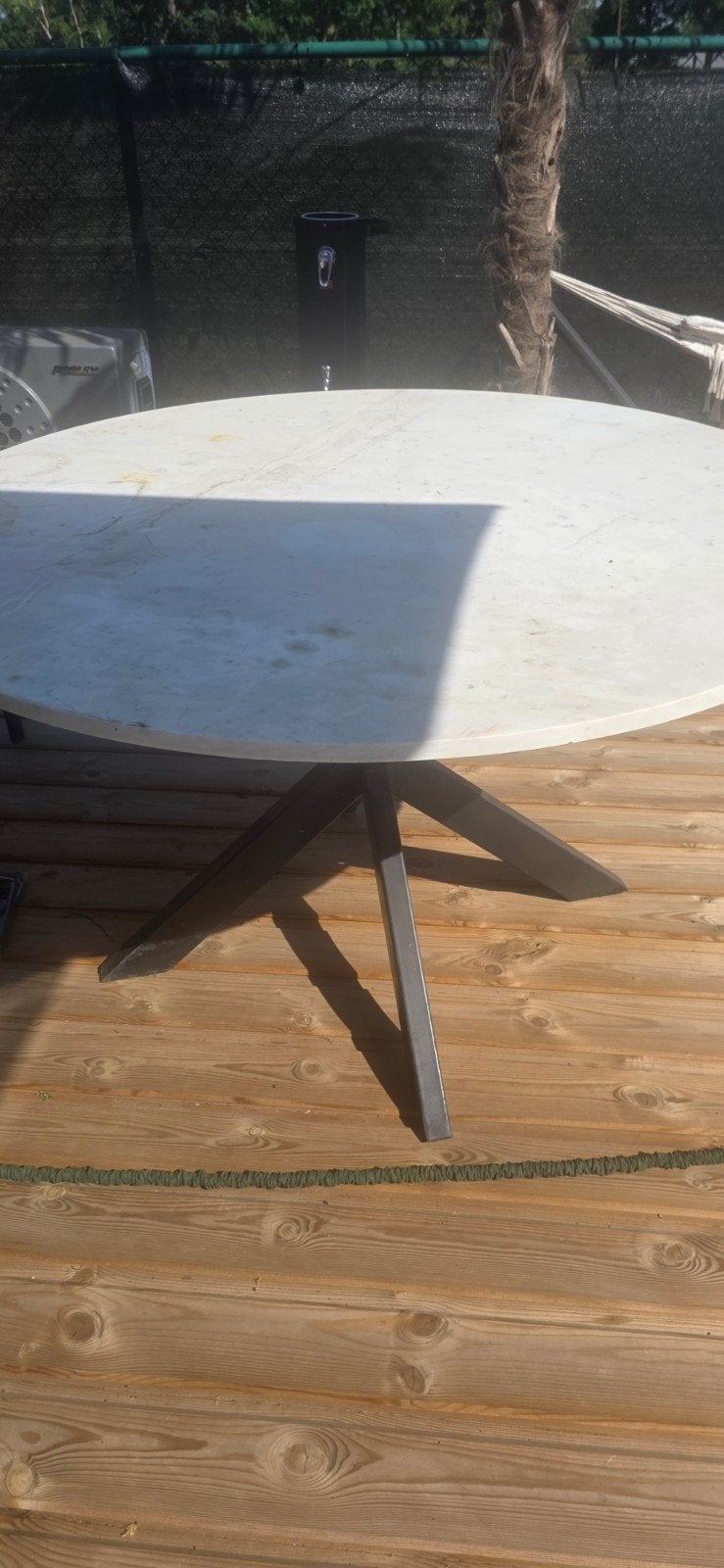 Marmeren tafel, Ophalen