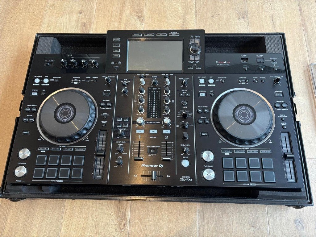 Pioneer XDJ-RX2 + Decksaver + Flightcase | Uitstekende staat, Audio, Tv en Foto, Professionele apparaten, Ophalen, Zo goed als nieuw
