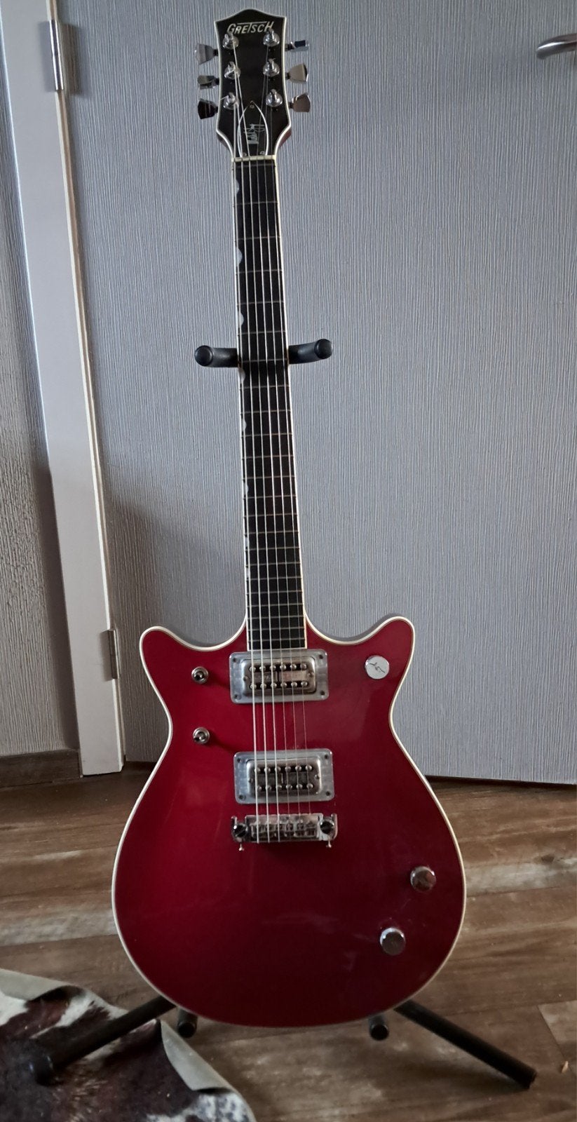 Gretsch G6131MY - Signature de Malcolm Young, Enlèvement
