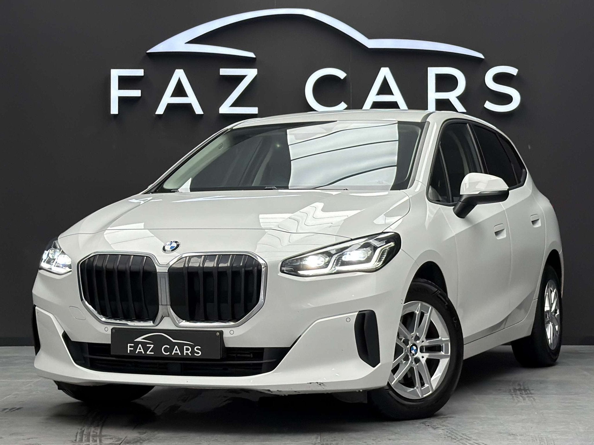 BMW 2 Serie 218 dA Active Tourer * 1ER PROP + CUIR + CAMÉRA, Auto's, 4 cilinders, Wit, Bedrijf, 5 deurs