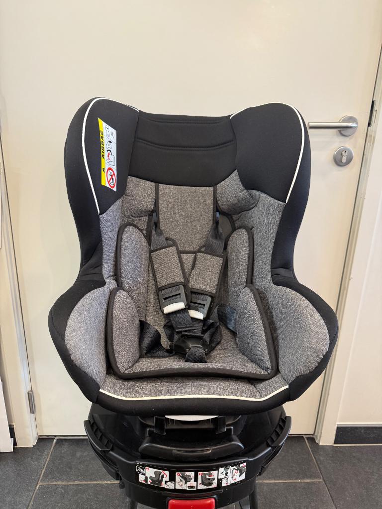Autostoel met Osiris in perfecte staat. 360 graden draaibaar, 0 t/m 18 kg, Zo goed als nieuw, Isofix, Ophalen