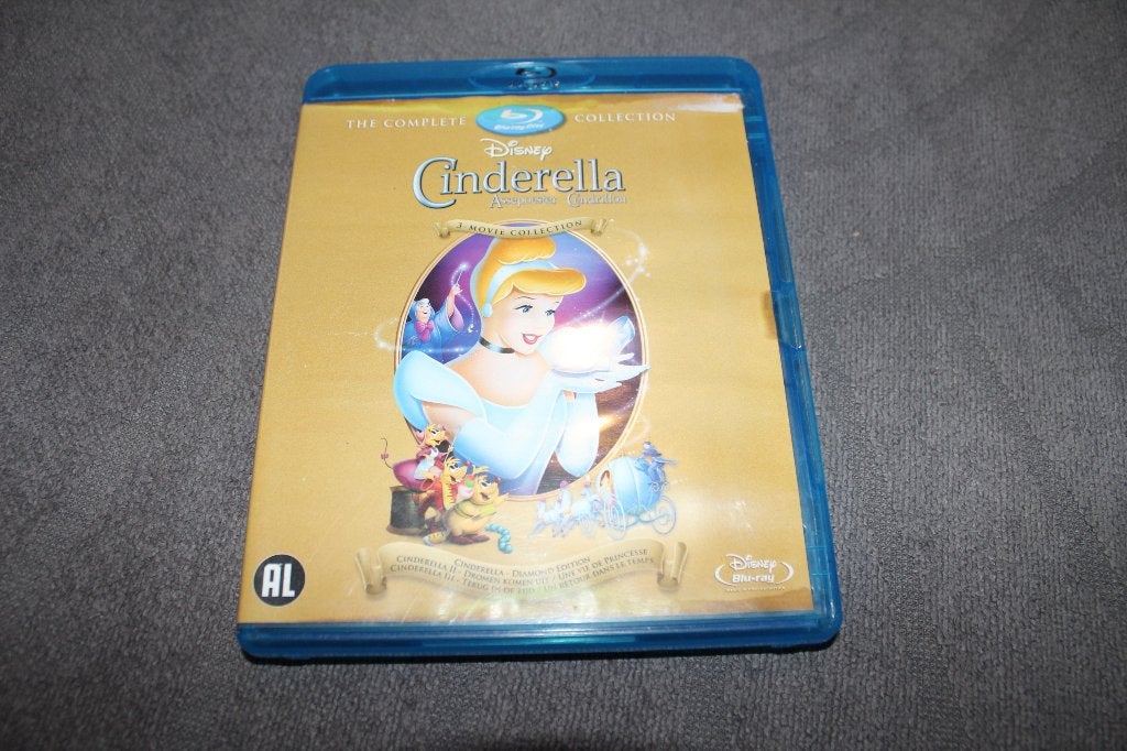 Blu-ray Cinderella / Assepoester 1 2 en 3, Cd's en Dvd's, Blu-ray, Gebruikt, Alle leeftijden, Nederlands, Film
