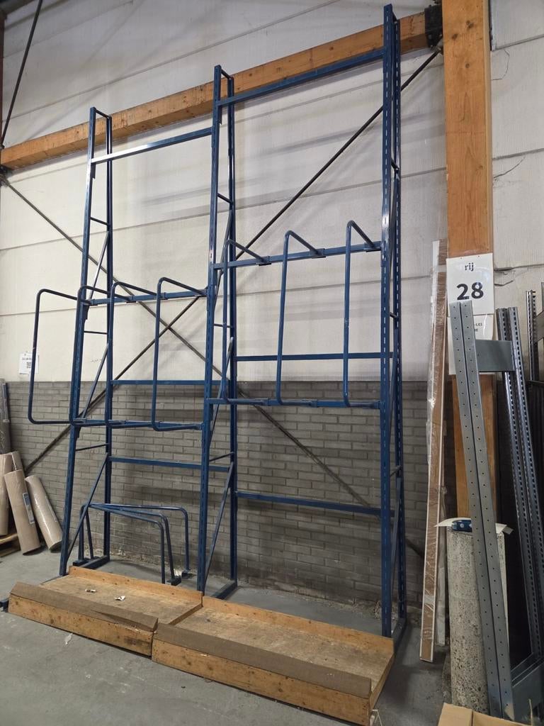 A magazijnstelling verticale opslag planken latten 4.0x2.6m., Ophalen