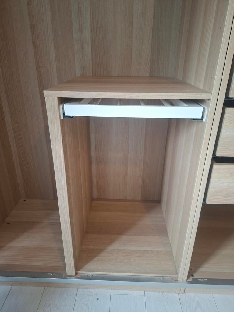 Ikea pax inrichting, Enlèvement