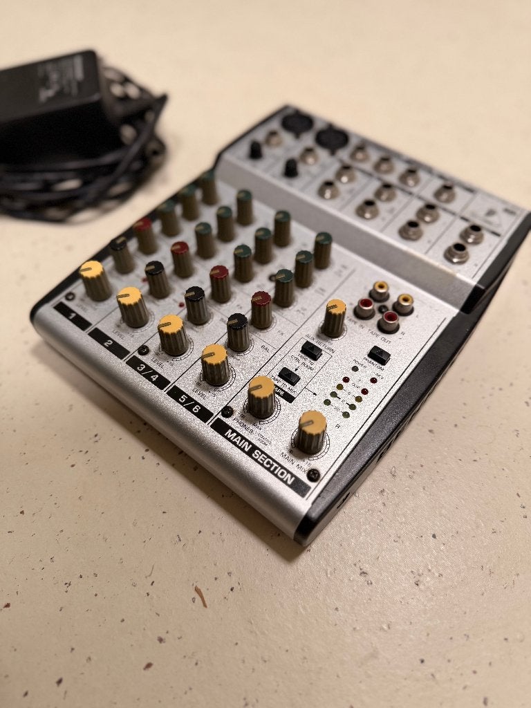 Behringer Eurorack UB802, Muziek en Instrumenten, Mengpanelen, Ophalen of Verzenden, Gebruikt, 5 tot 10 kanalen, Microfooningang