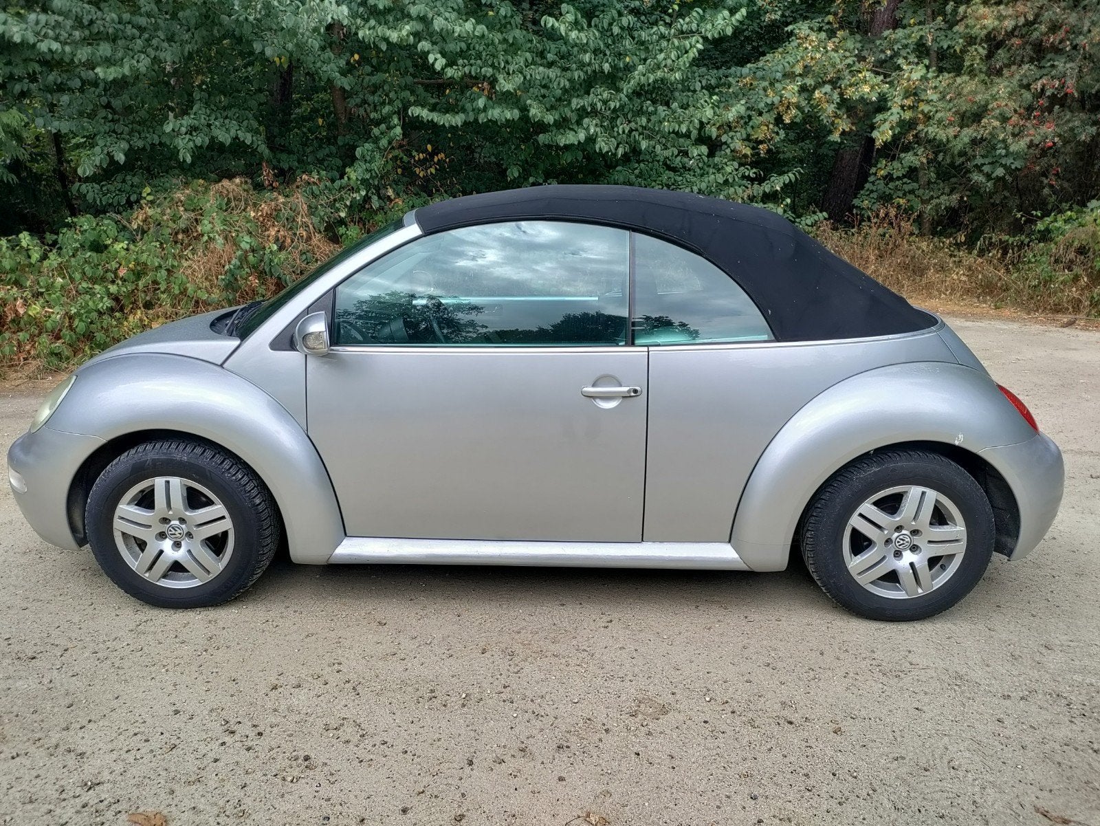 VW New Beetle cabriolet Essence Gris métallisé., Argent ou Gris, Achat, 1700 kg, Cabriolet