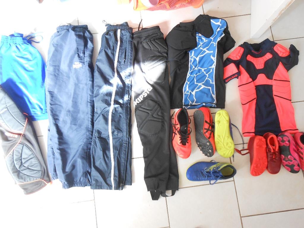 sport enfant 6 -10 A chaussures foot rugby pantalon etc LIRE, Kinderen en Baby's, Kinderkleding | Maat 140, Gebruikt, Jongen of Meisje