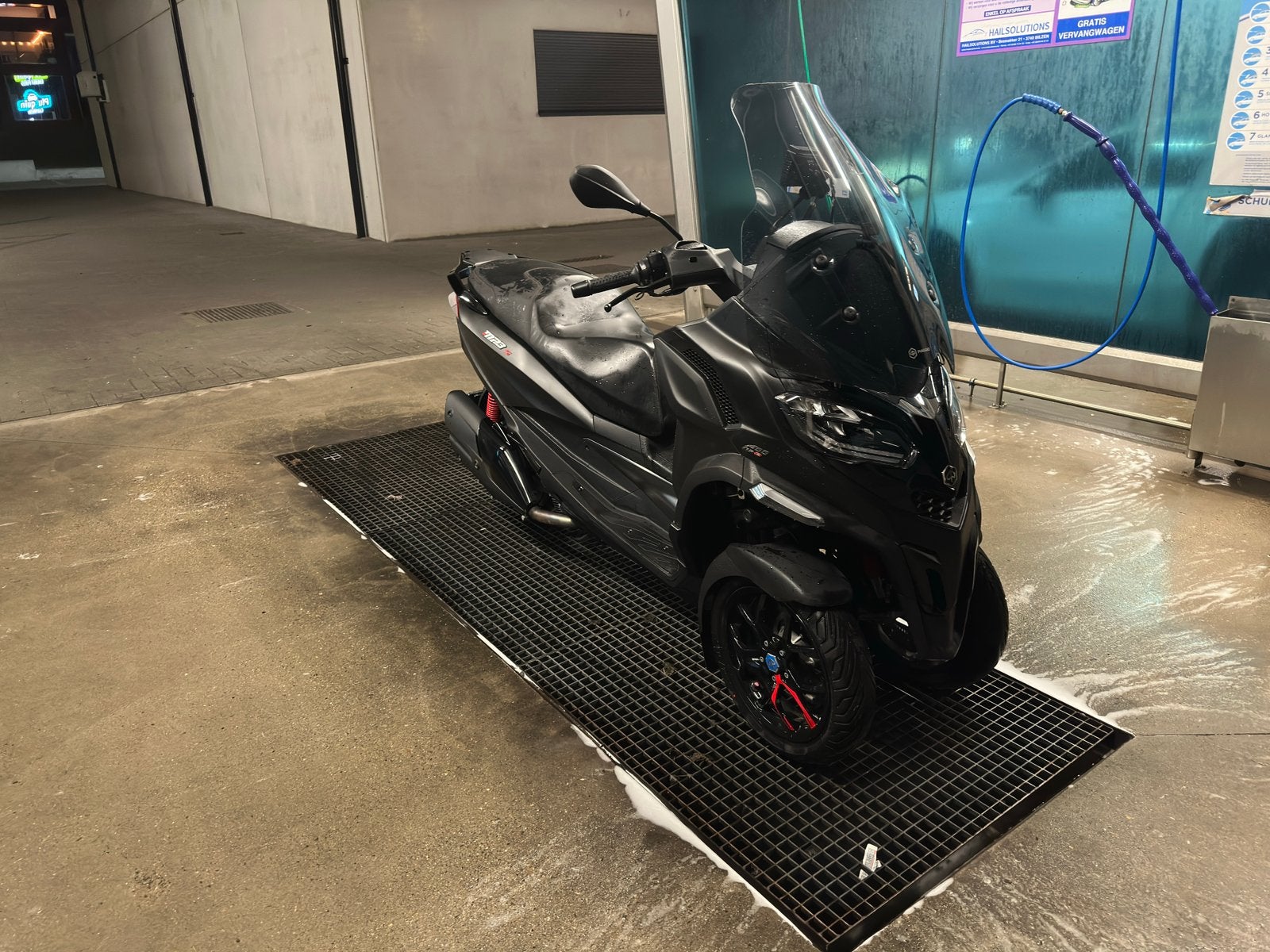PERMIS DE CONDUIRE POUR VOITURE DE SPORT MP3 400 HPE, Plus de 35 kW, 400 cm³, 1 cylindre