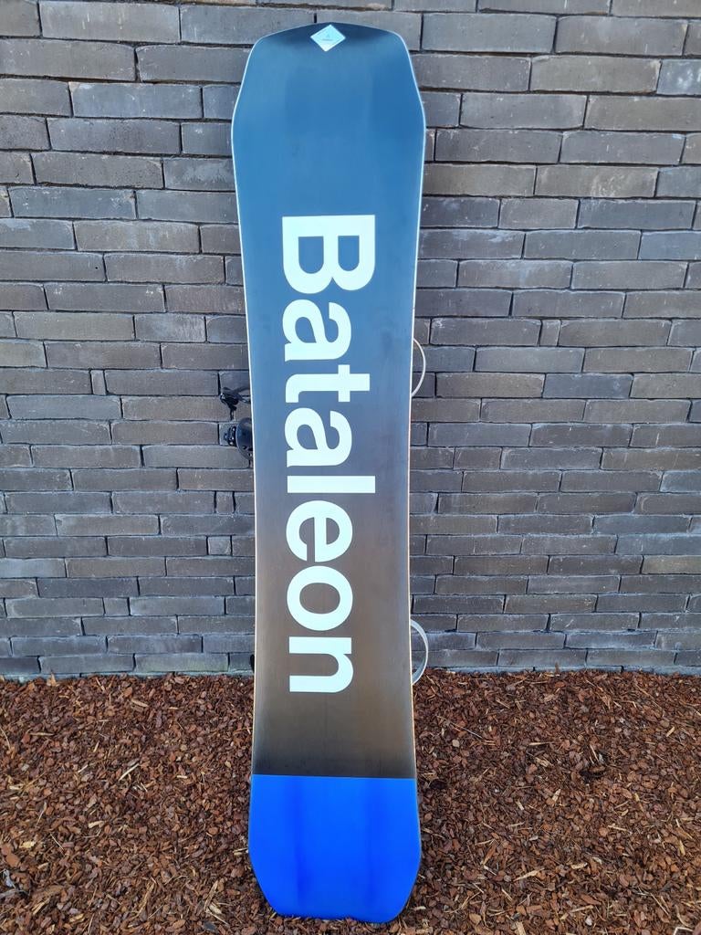 SNOWBOARD BATALEON (154) + BINDINGEN, Sport en Fitness, Snowboarden, Ophalen, Bindingen