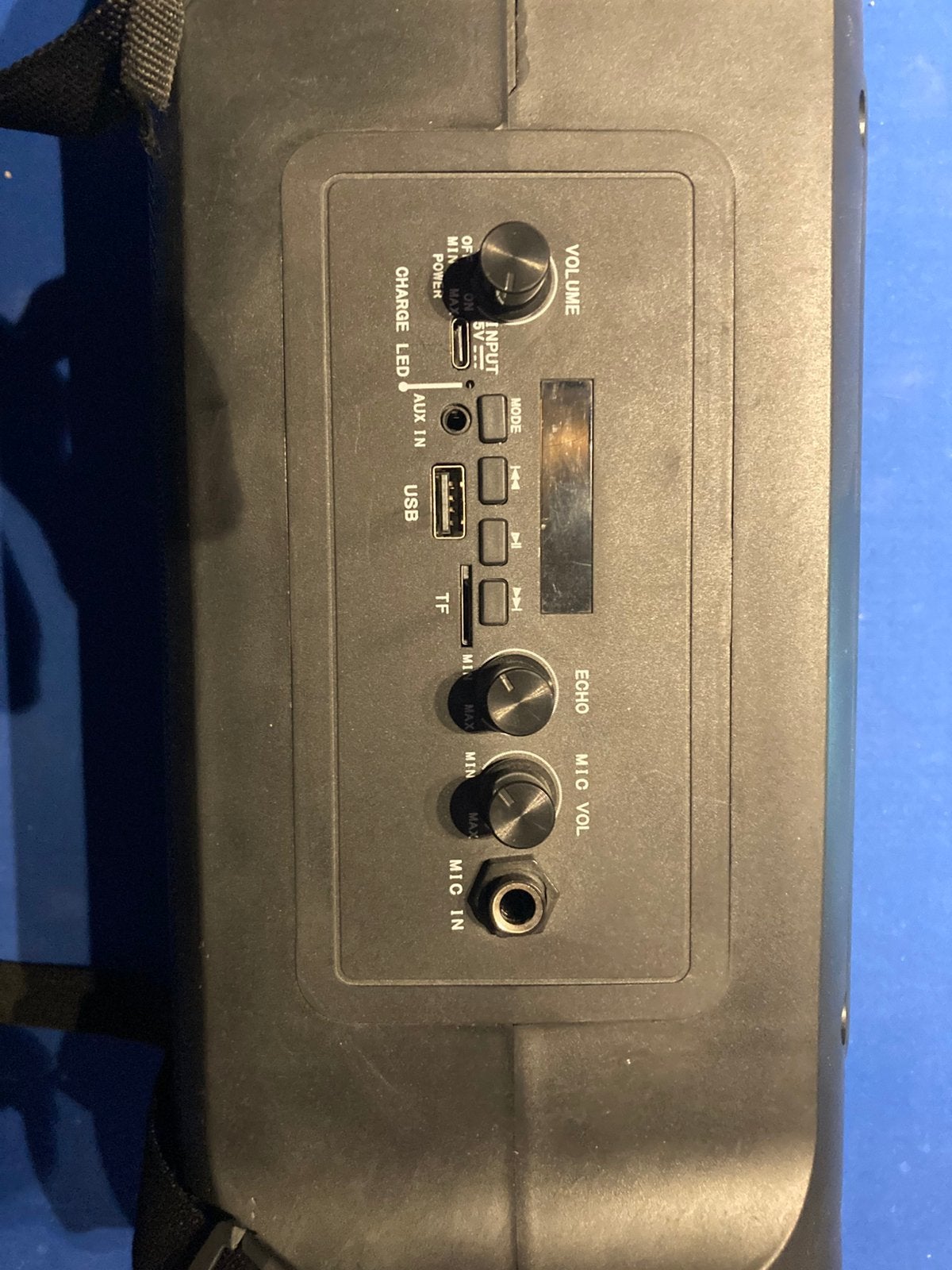 Box roeland, Audio, Tv en Foto, Luidsprekerboxen, Gebruikt, Draagbare speaker, AUX-ingang, Ophalen
