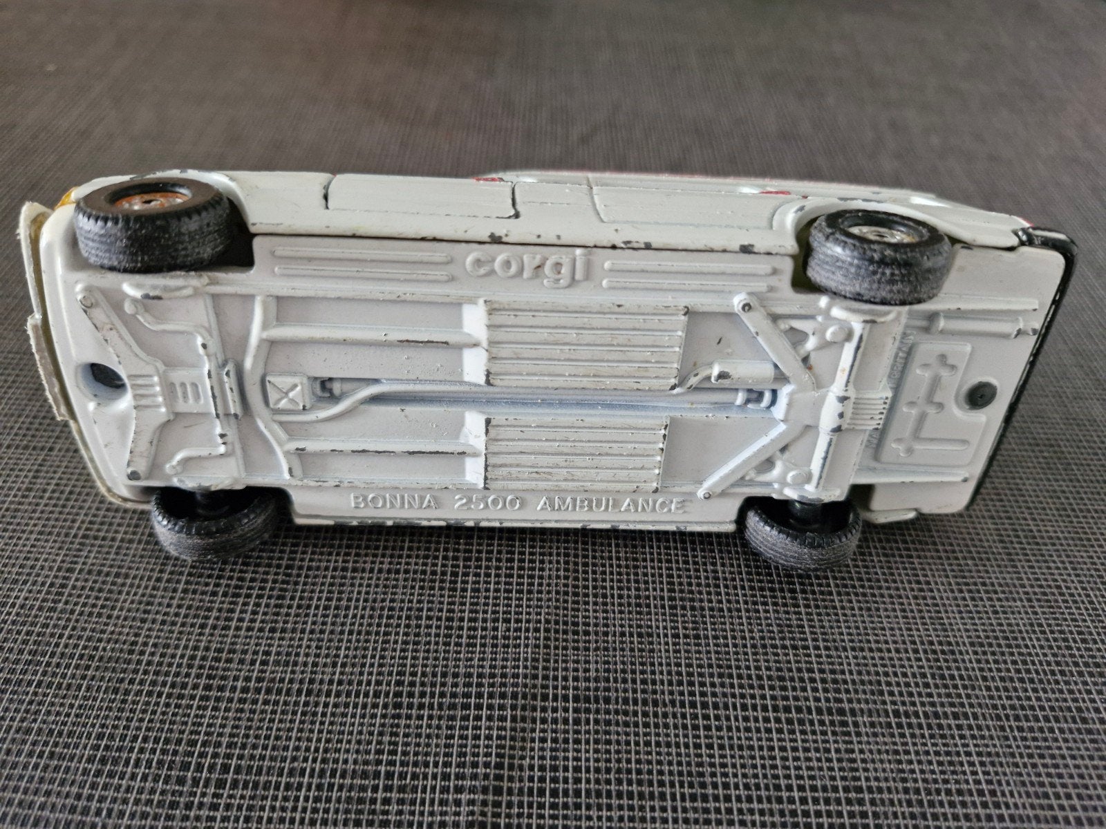 Corgi Bonna 2500 Ambulance modelauto's 1:36, Ophalen, Corgi
