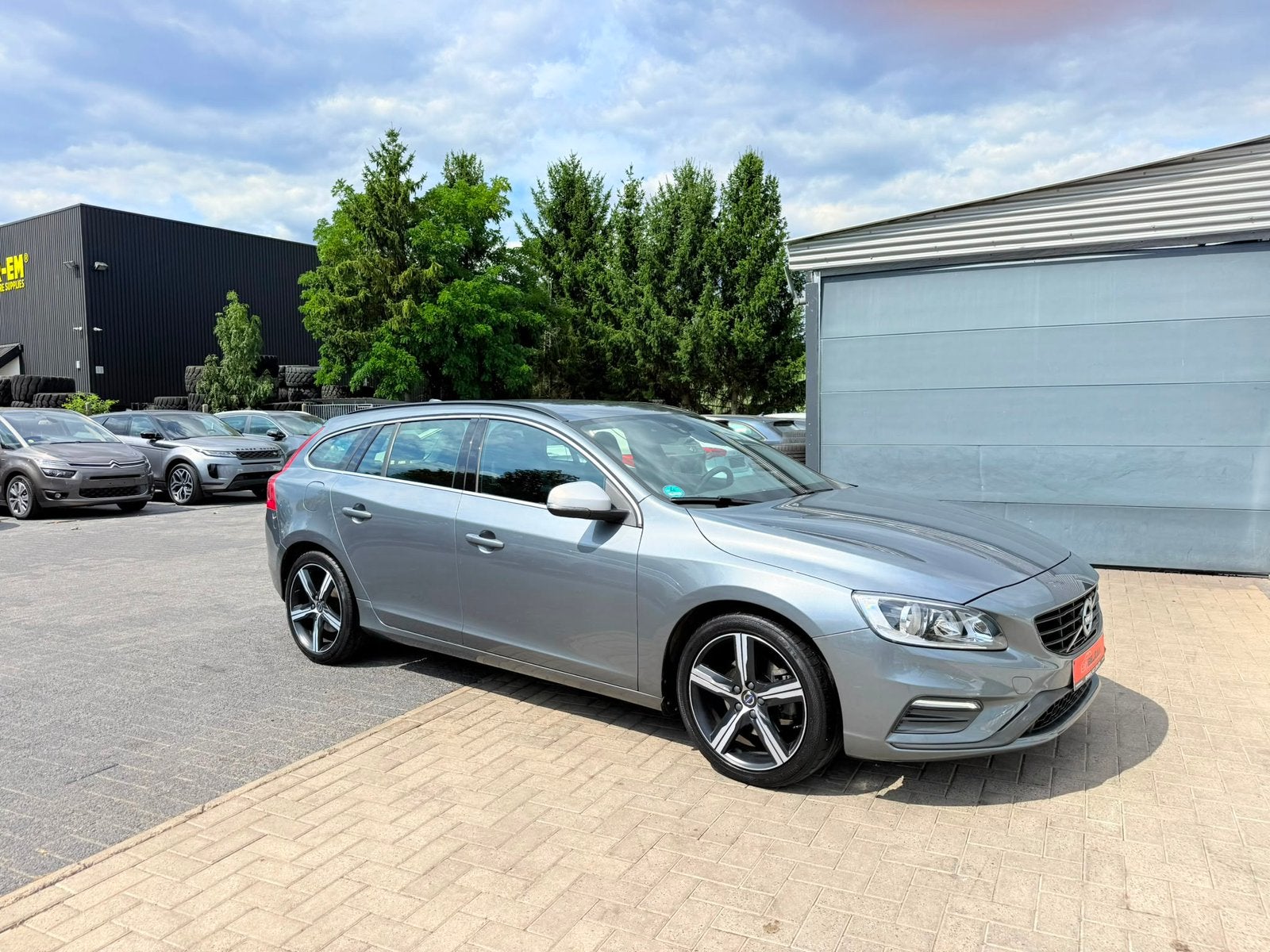 Volvo V60 2.0d R-Design 74.000km Nieuwstaat 1j garantie, Auto's, Alcantara, Dealer onderhouden, Te koop, ABS