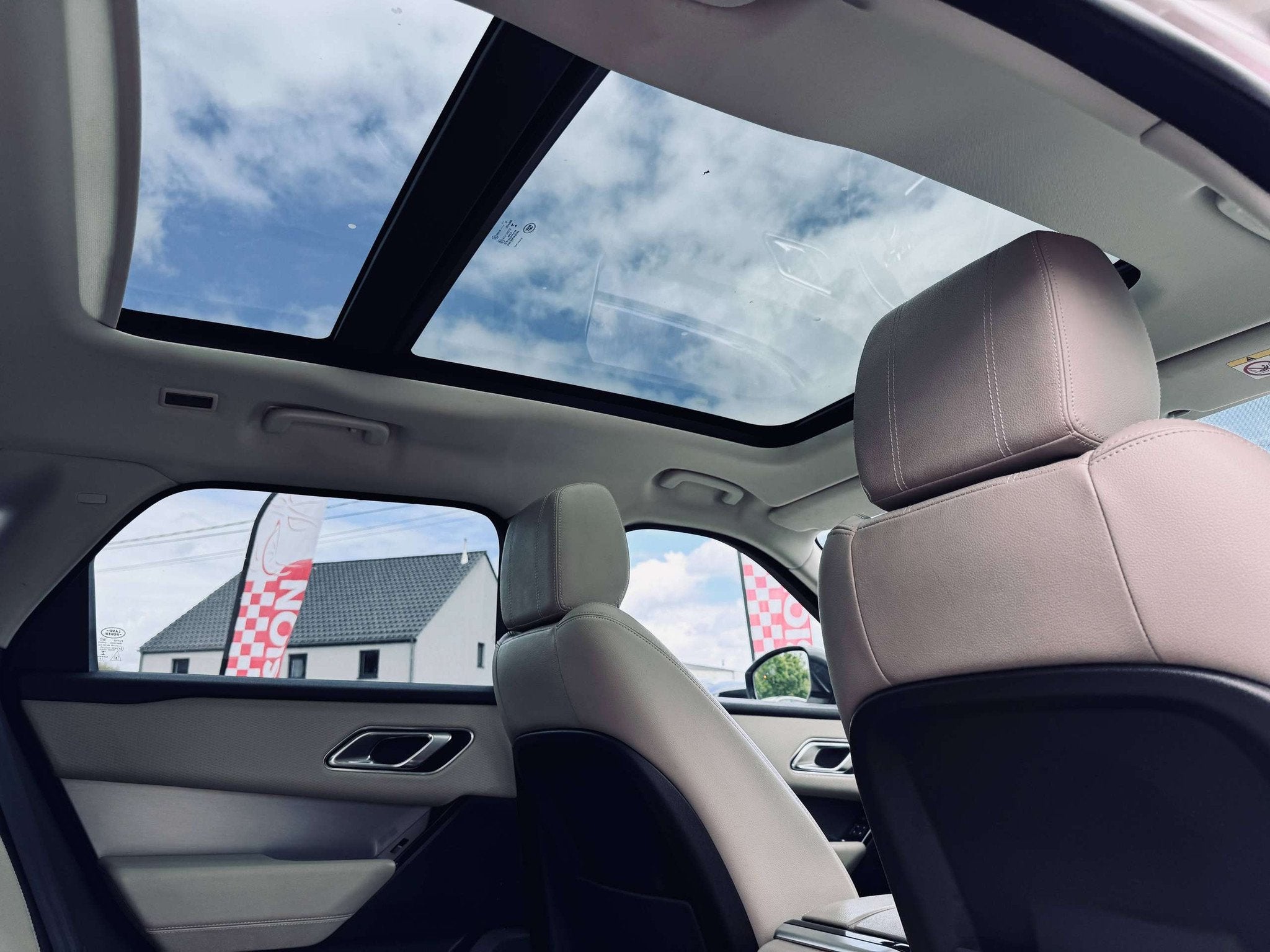 Land Rover Range Rover Velar Velar 2.0 TD4 R-Dynamic, Full A, Autos, Cuir, Argent ou Gris, Achat, Entreprise