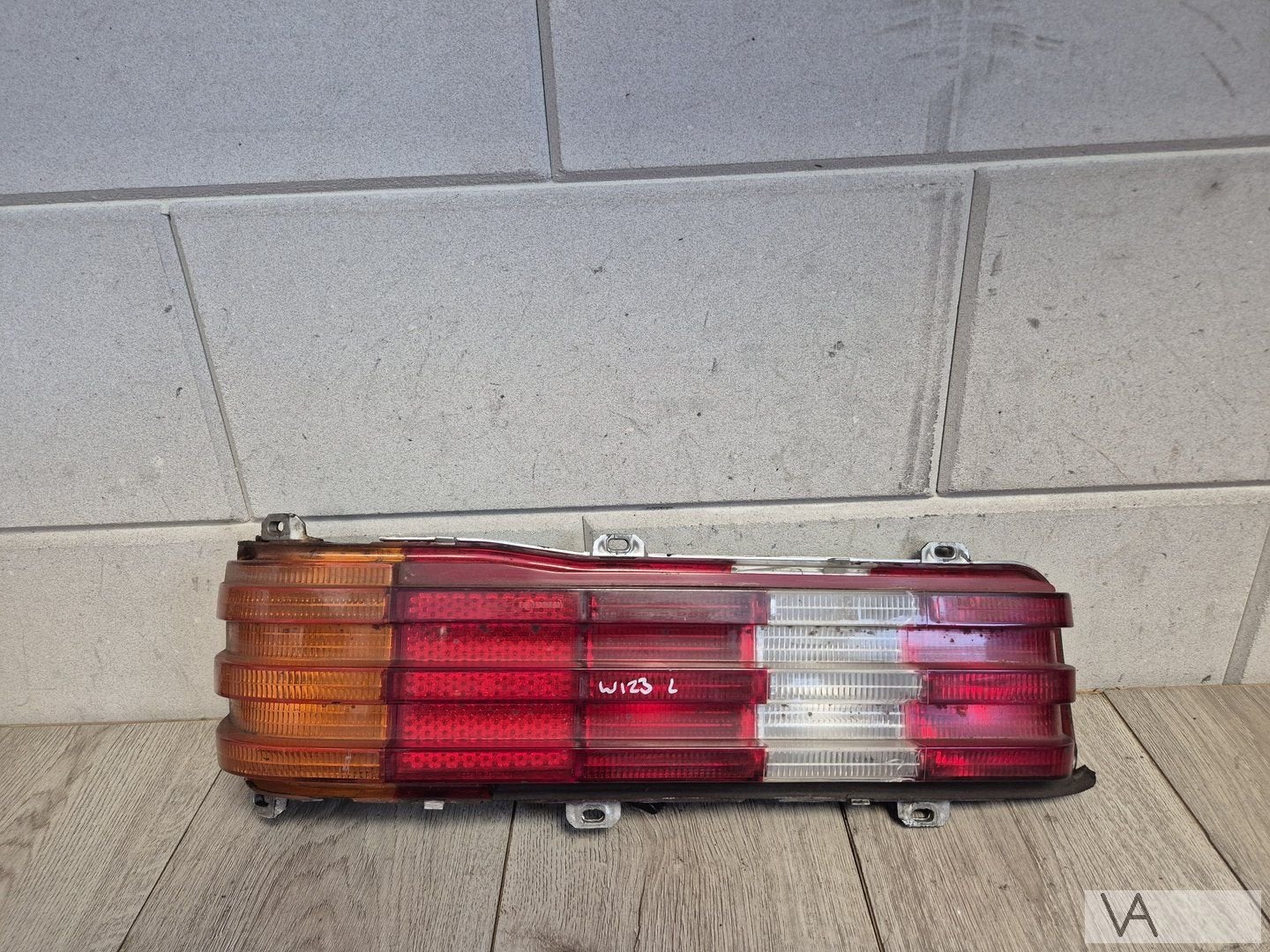 Achterlicht links Mercedes W123 1238204964 met lamphouder, Auto-onderdelen, Gebruikt, -, Ophalen of Verzenden, -
