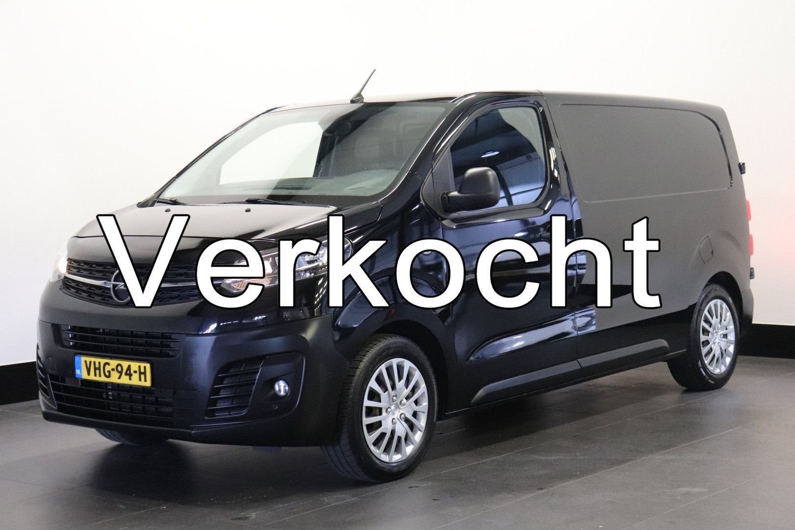 Opel Vivaro 1.5 CDTI 120PK L2 - EURO 6 - Airco - Navi - Crui, Auto's, Bestelwagens en Lichte vracht, Parkeersensor, Zwart, Bedrijf