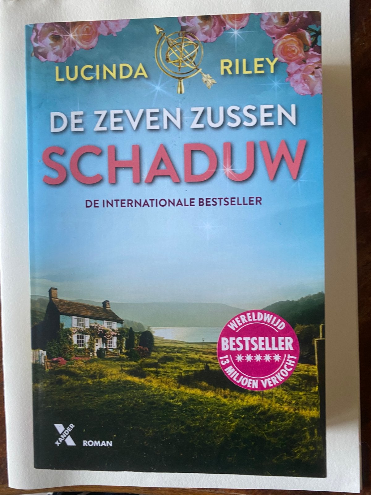 Schaduw - de zeven zusters - lucinda Riley, Ophalen of Verzenden, Zo goed als nieuw