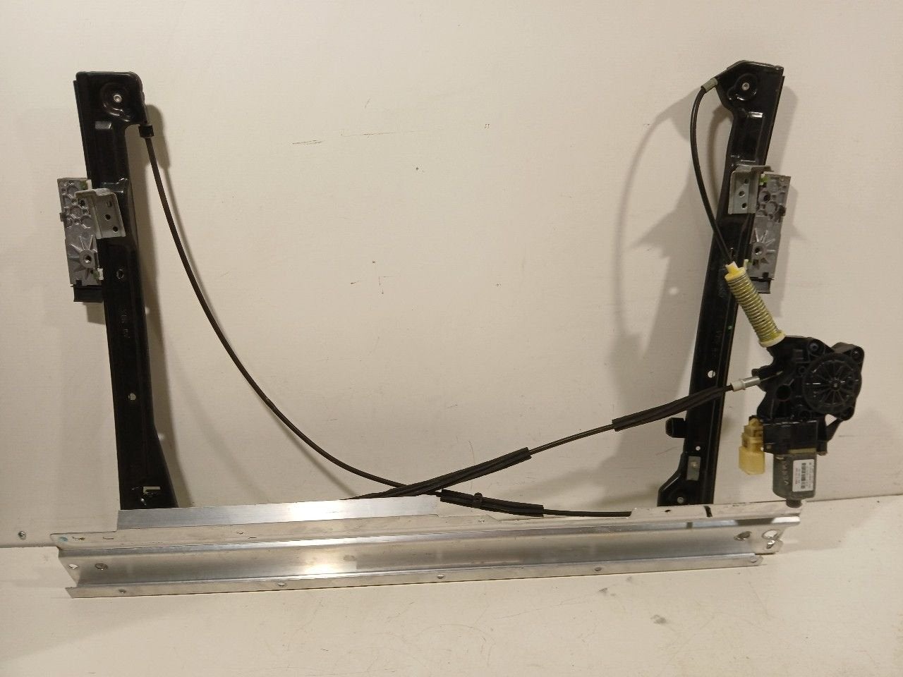 Raammechaniek elektrisch rechts voor Mini Mini, Onderdelen@venauto.nl, Van der Ven Autorecycling B.V., Ettenseweg 76, 4706 PB Roosendaal, The Netherlands