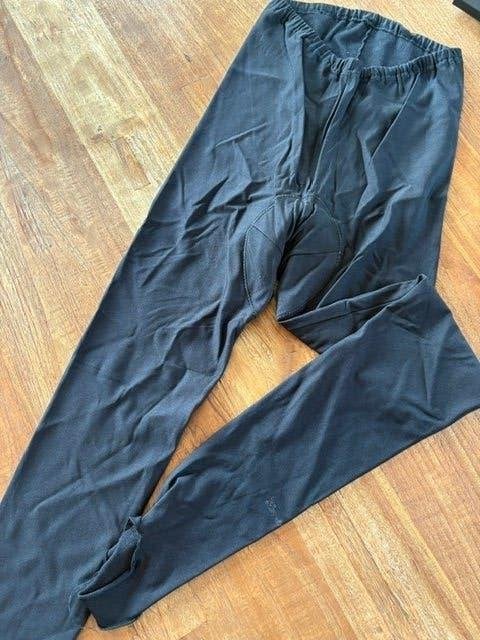 Short de vélo taille L, Vélos & Vélomoteurs, Femmes, Enlèvement ou Envoi, Sous-vêtement, Comme neuf