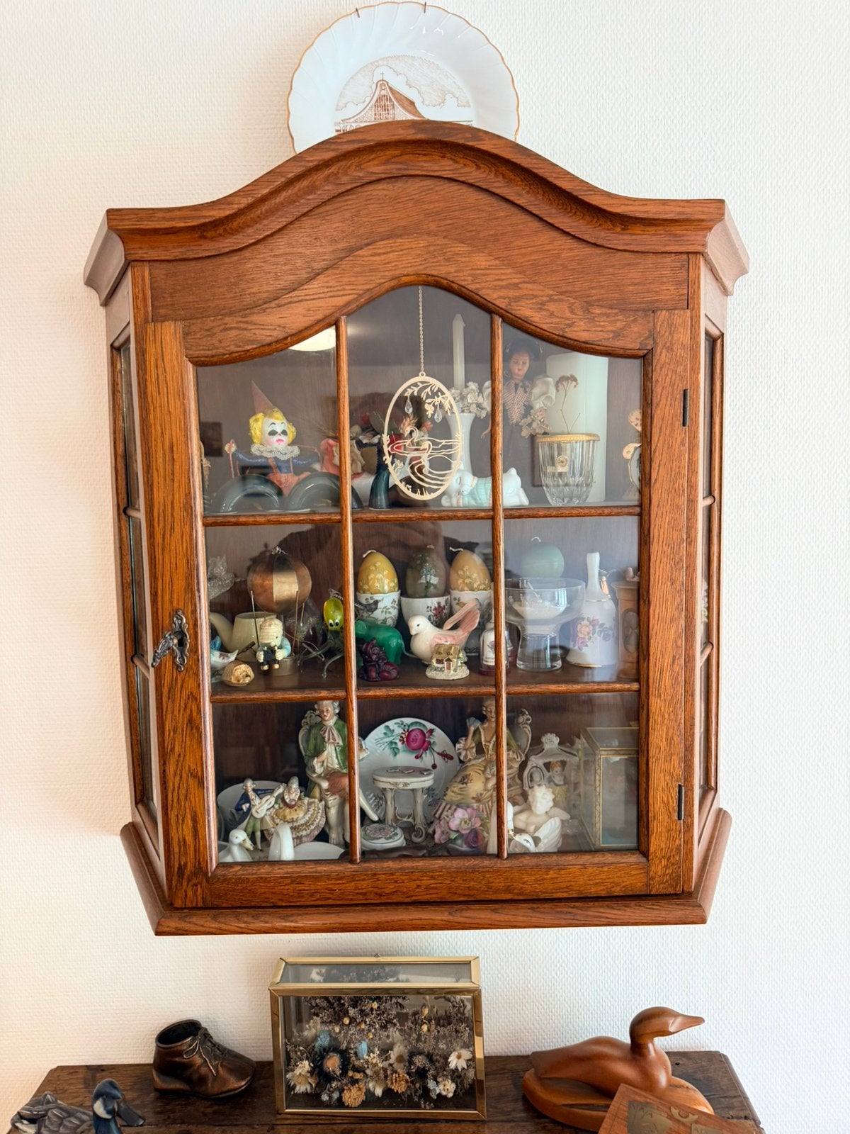 Klassiek Vitrinekastje, Huis en Inrichting, Kasten | Vitrinekasten, Ophalen, Met plank(en), Eikenhout, Zo goed als nieuw
