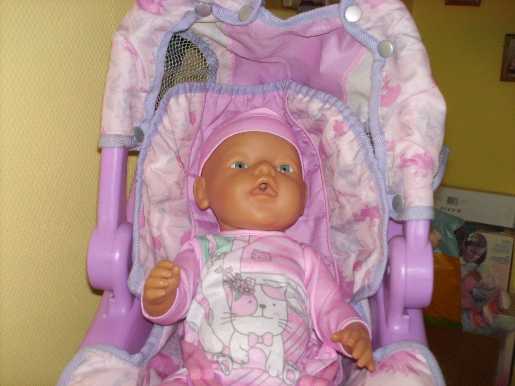 a vendre jouet poupée, Kinderen en Baby's, Speelgoed | Poppen, Zo goed als nieuw, Babypop, Ophalen of Verzenden