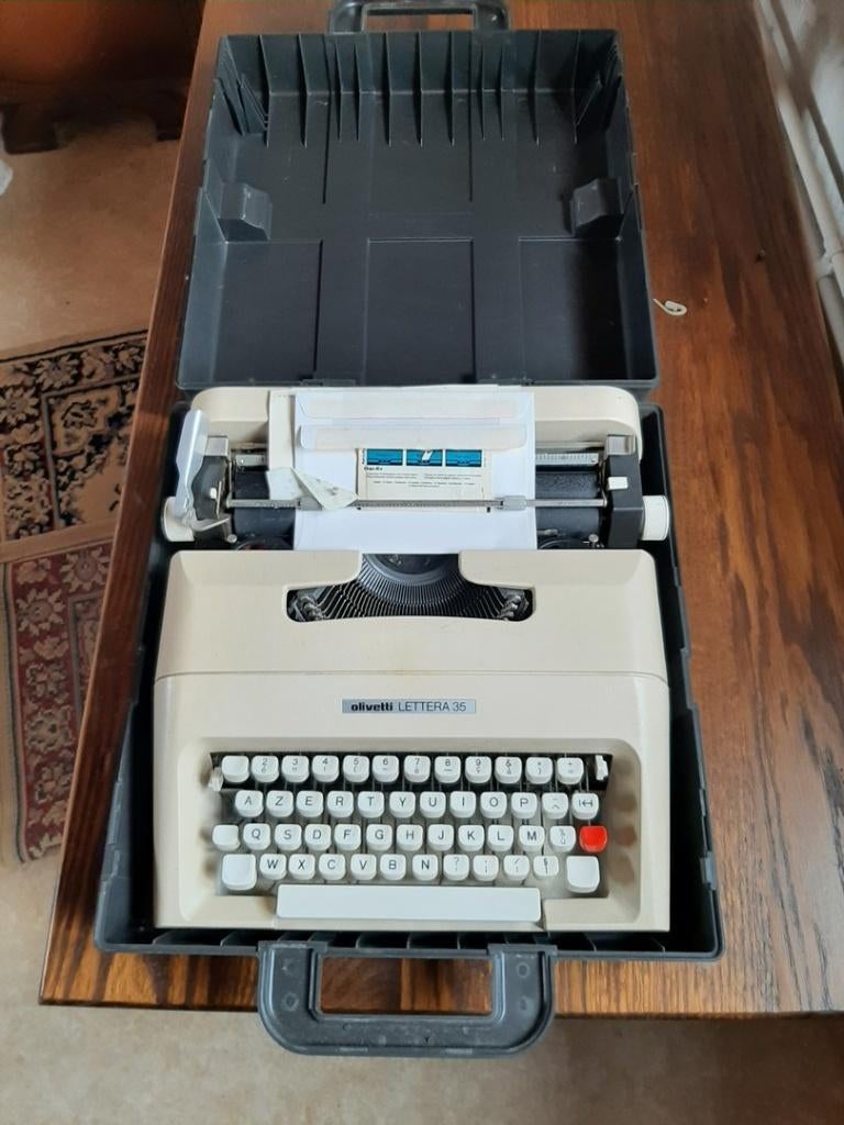 OLYVETTI TYPMACHINE LETTERA 35, Ophalen