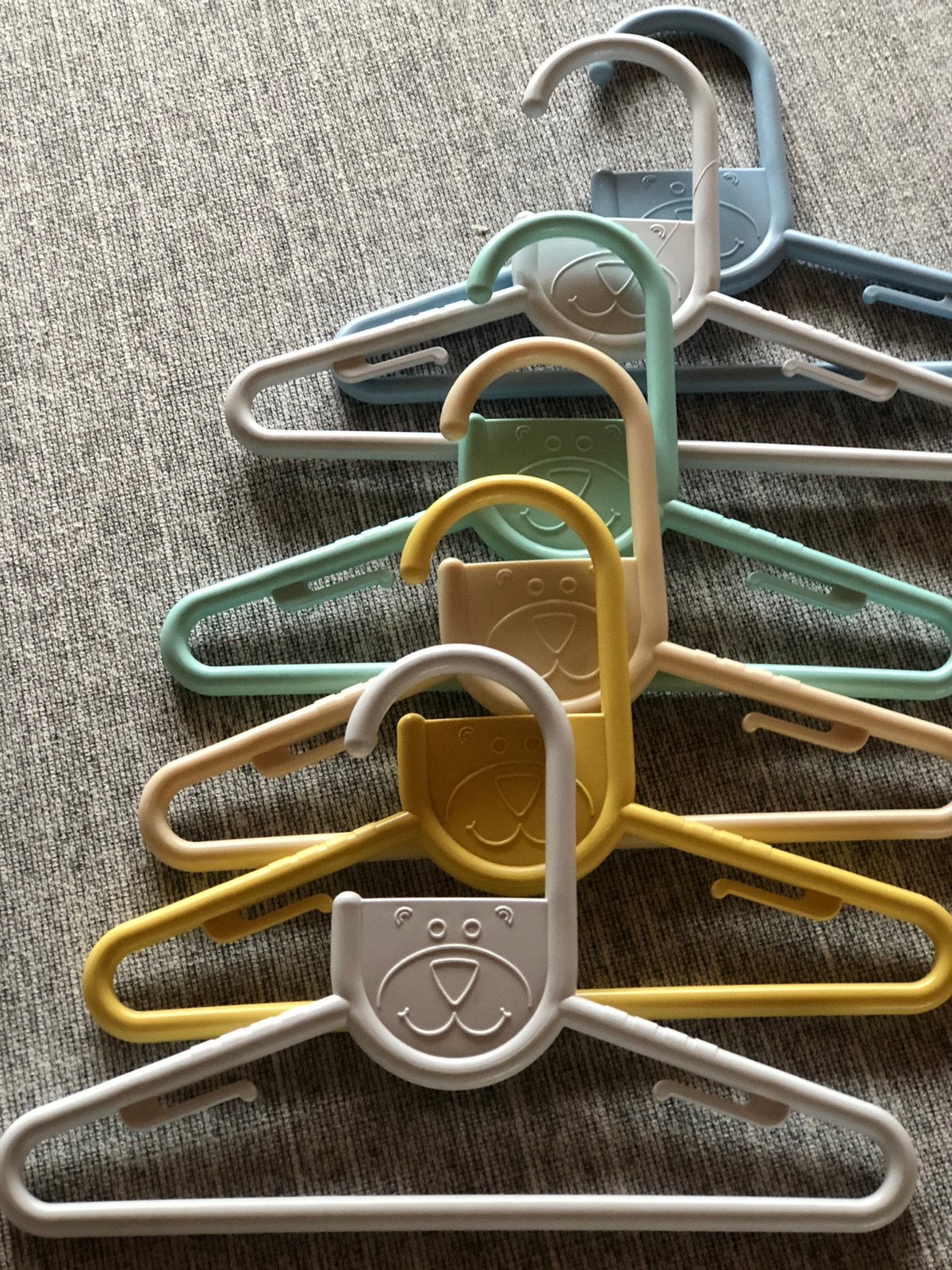 6 poppenkapstokjes, Kinderen en Baby's, Speelgoed | Poppen, Ophalen, Zo goed als nieuw