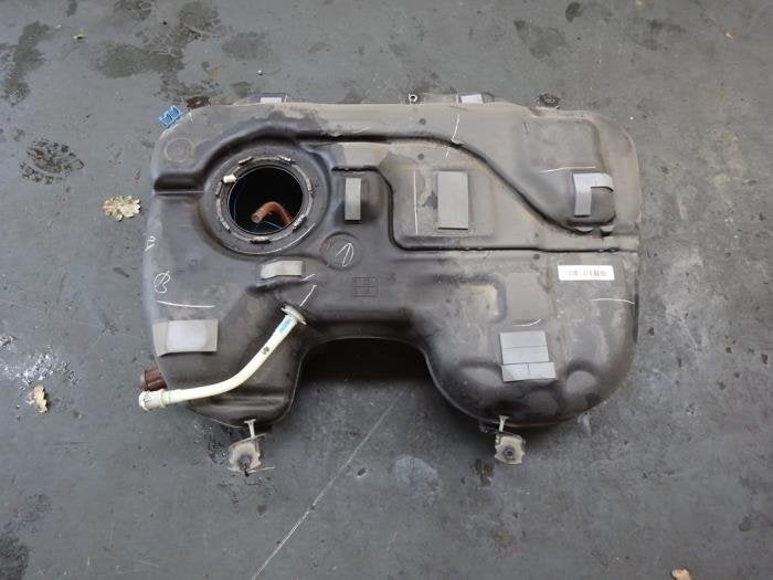 Réservoir de carburant d'un Mercedes GLB-Klasse, 3 mois de garantie, Utilisé, -, -