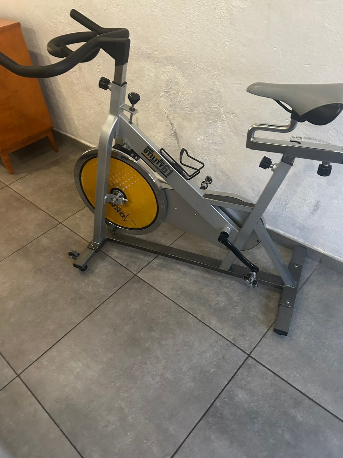 Vélo d’appartement professionnel, Enlèvement, Comme neuf