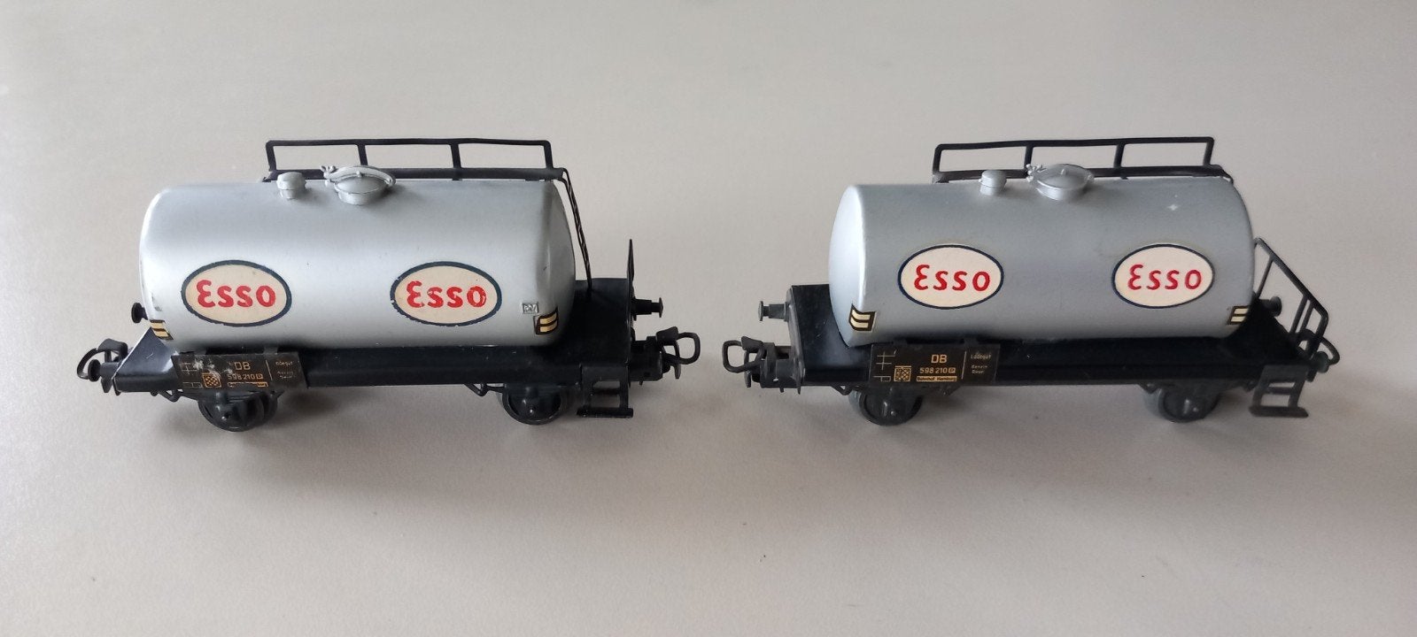 2 wagons citernes Esso Marklin 4501, Hobby & Loisirs créatifs, Enlèvement ou Envoi, Utilisé, Wagon, Märklin