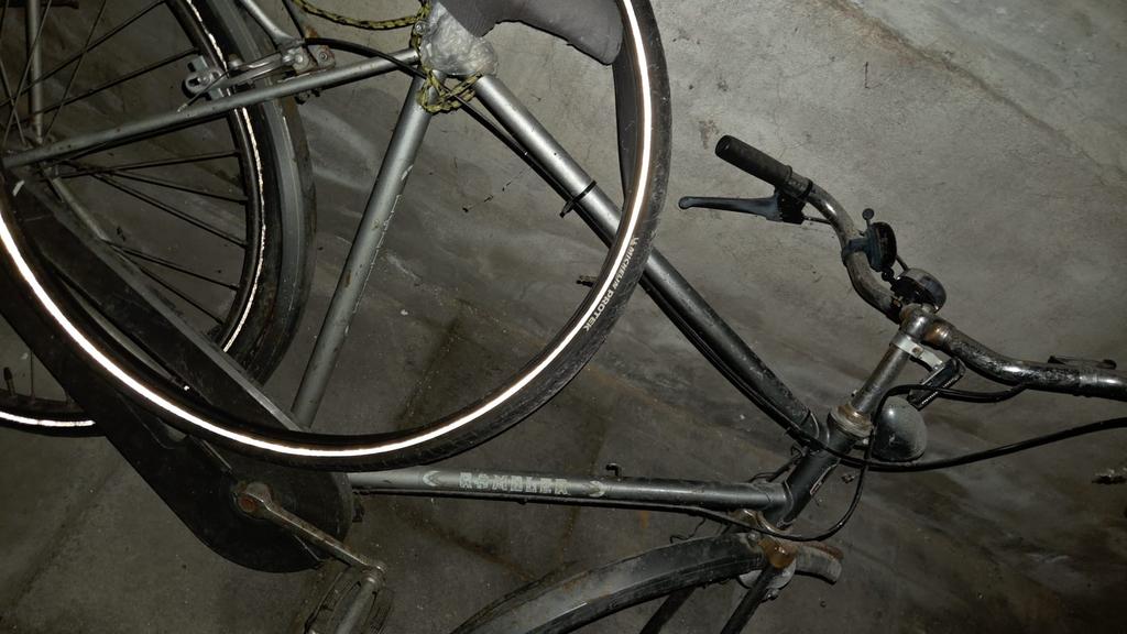 Fiets met werk, Ophalen, Zo goed als nieuw