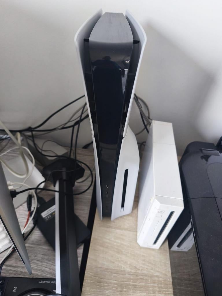 Ps5 1tb.  2 control. Hard disk 5tb., Games en Spelcomputers, Ophalen of Verzenden