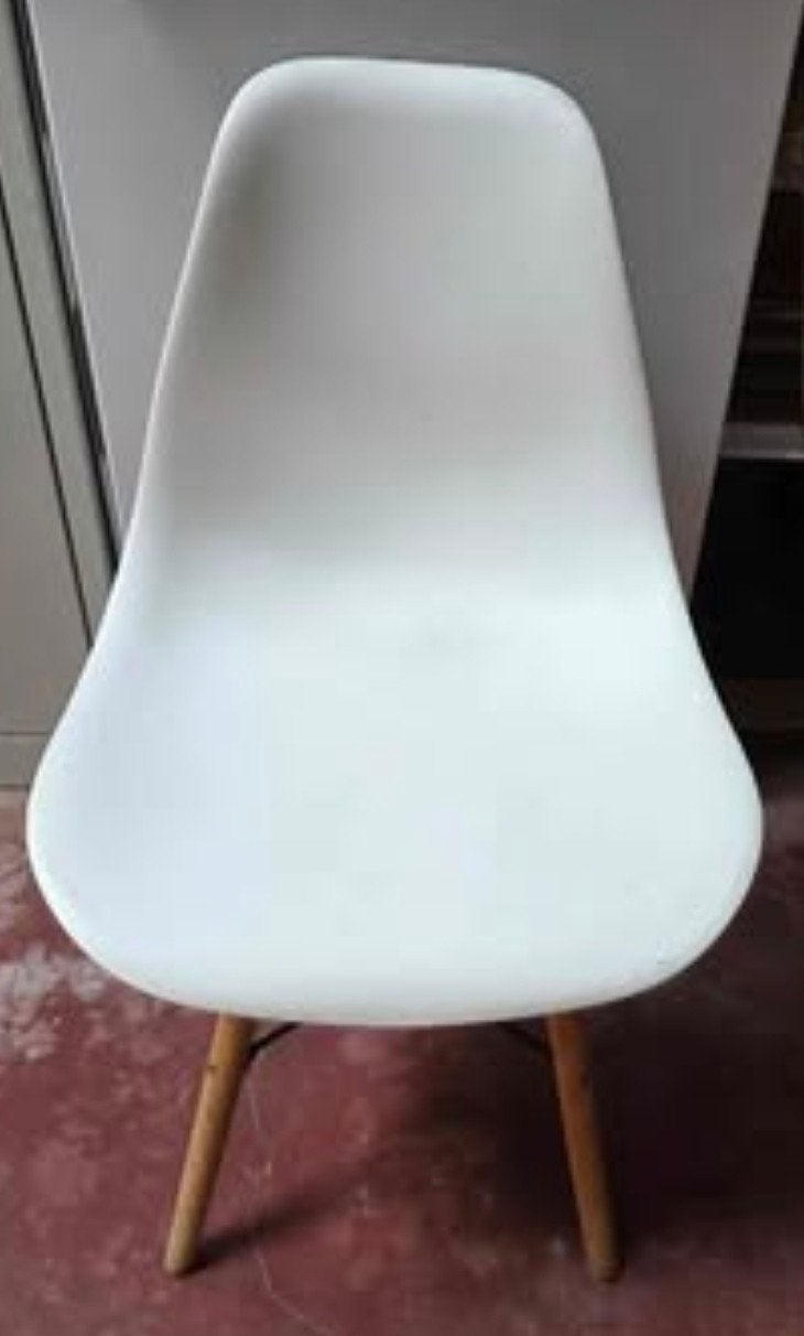 witte stoelen met houten poten, Huis en Inrichting, Ophalen